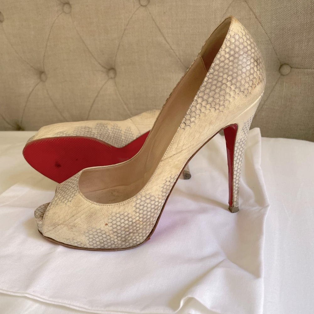 Christian Louboutin Snakeskin Pumps Size 39